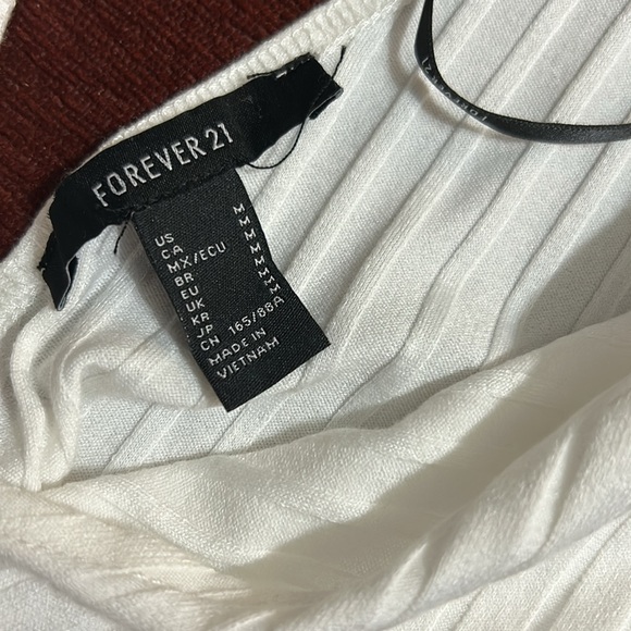 Forever 21 medium fitted top white pit/pit14” - Picture 2 of 3